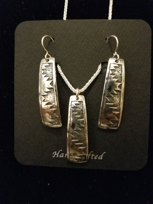 #8 Set Earrings & Pendant - Swallow Tail Design